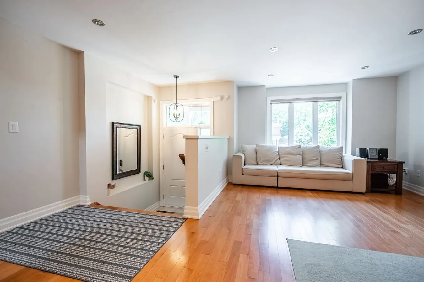 Beautiful Family-Friendly 3BR House W/ Parking 20