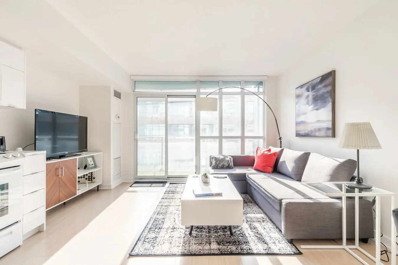 Bright Modern 1BR • Walk Everywhere • Sleeps 4