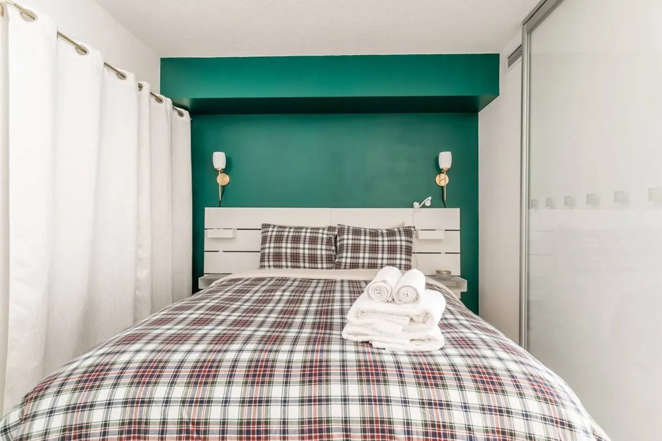 Bright Modern 1BR Walk Everywhere Sleeps 4 18