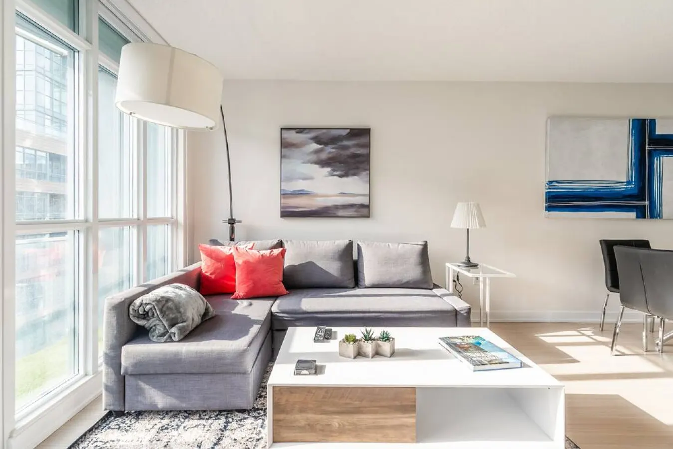Bright Modern 1BR Walk Everywhere Sleeps 4 7