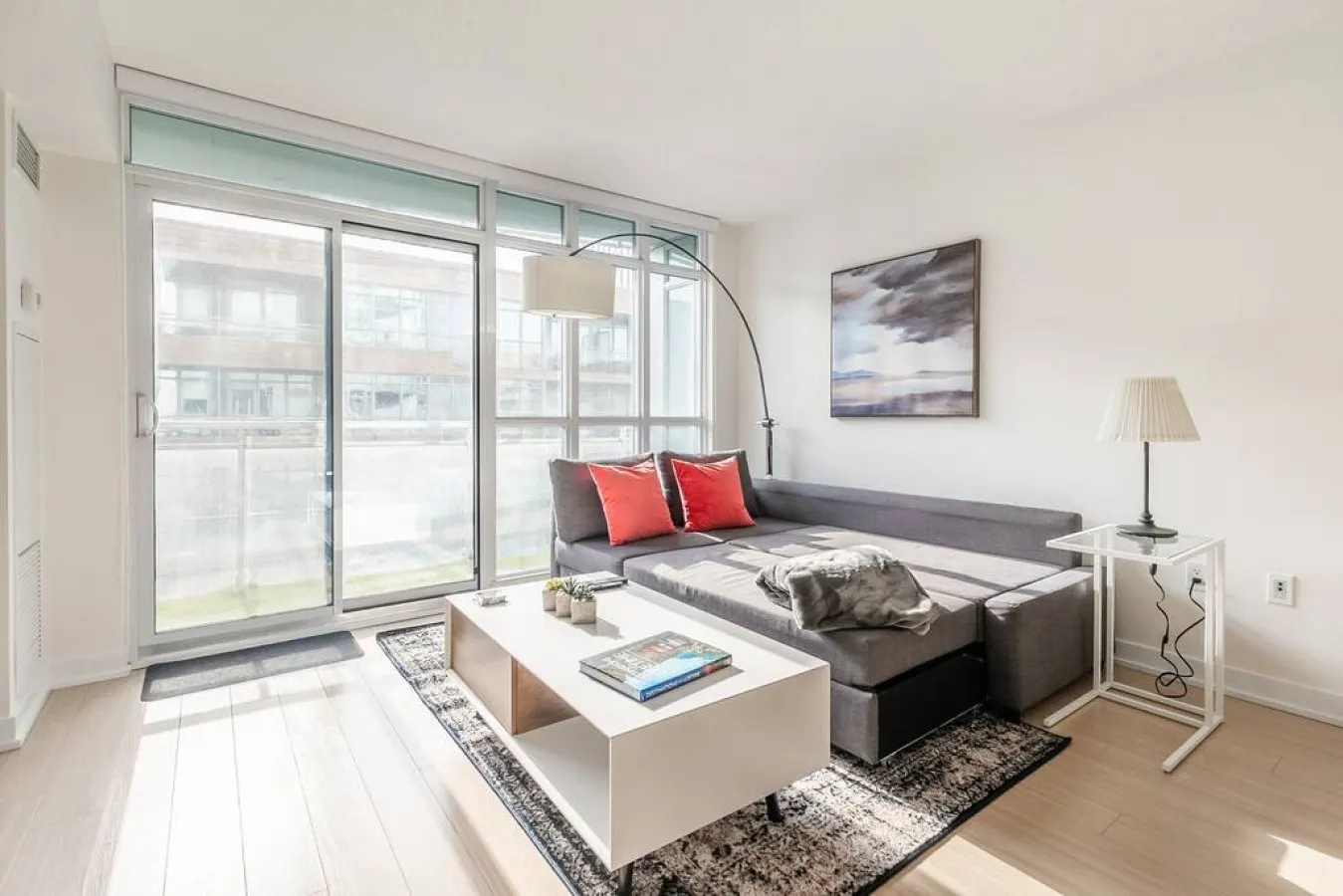Bright Modern 1BR Walk Everywhere Sleeps 4 8