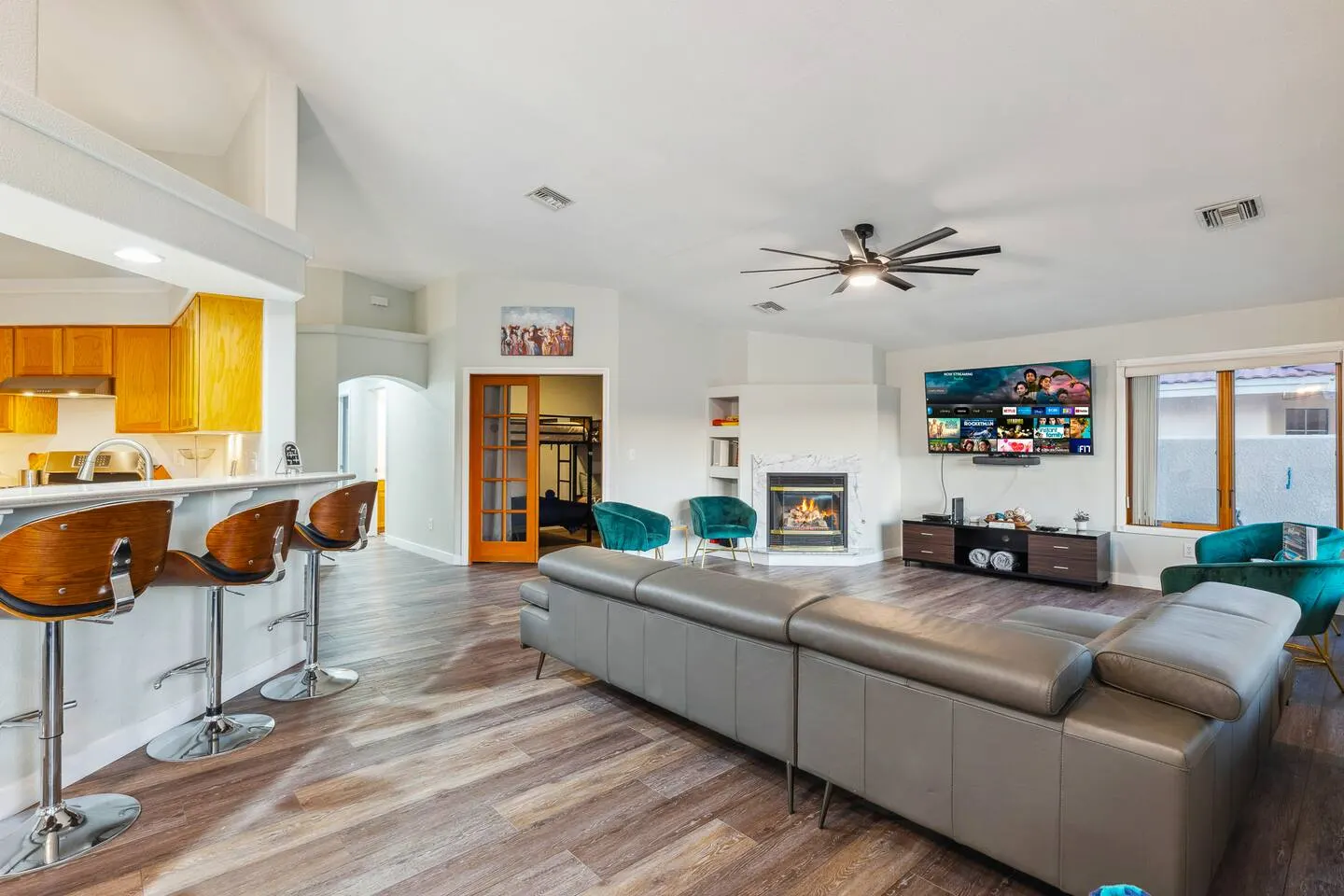 Epic Mid-Century Sleeps 12 Pool Views 8
