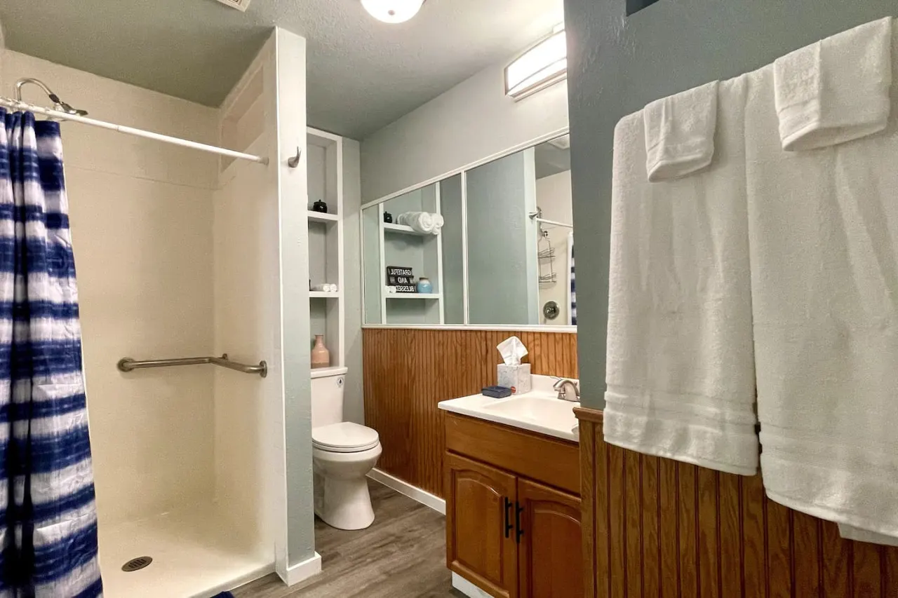 Cute 1 bedroom Farmhouse in Springfield, Oregon 10
