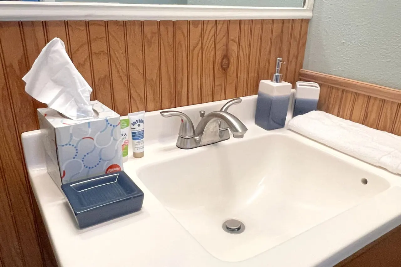 Cute 1 bedroom Farmhouse in Springfield, Oregon 14