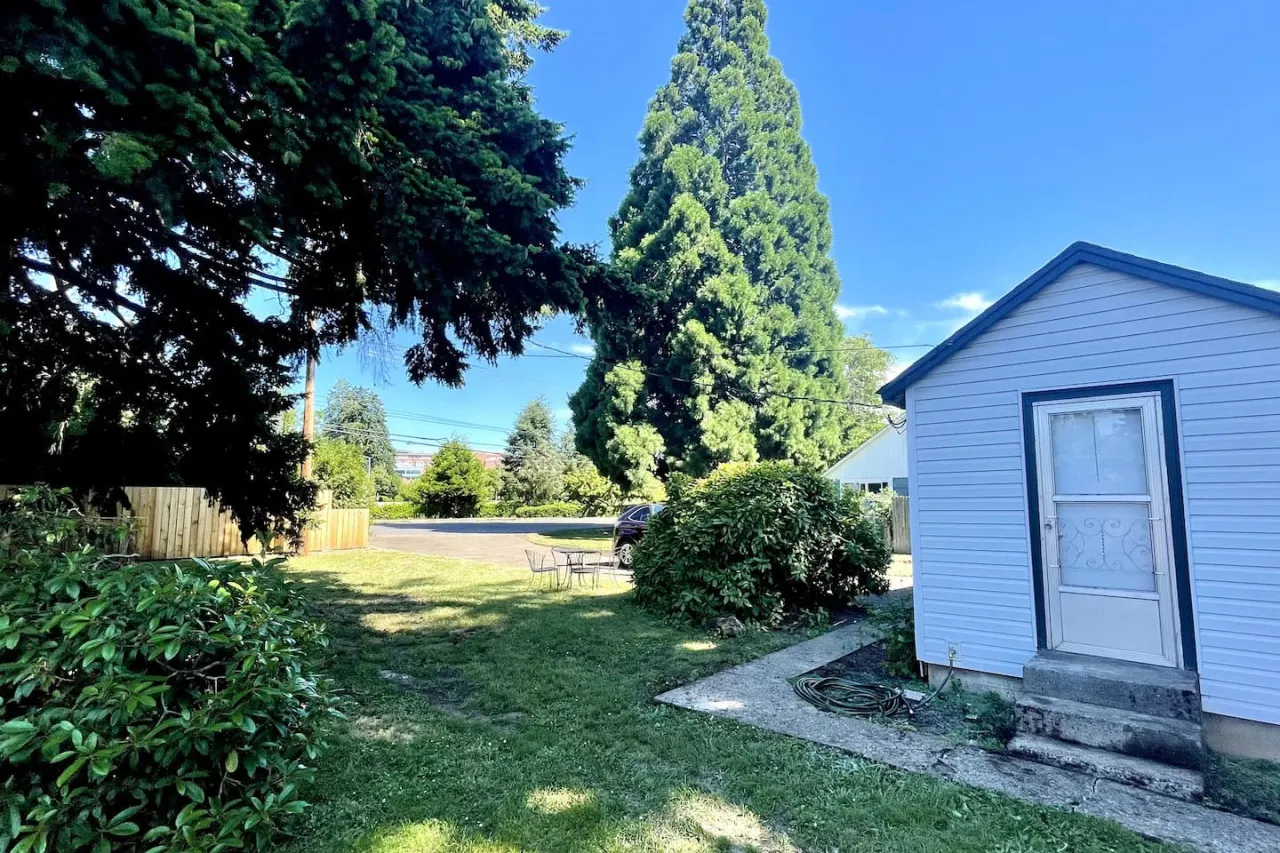 Cute 1 bedroom Farmhouse in Springfield, Oregon 20