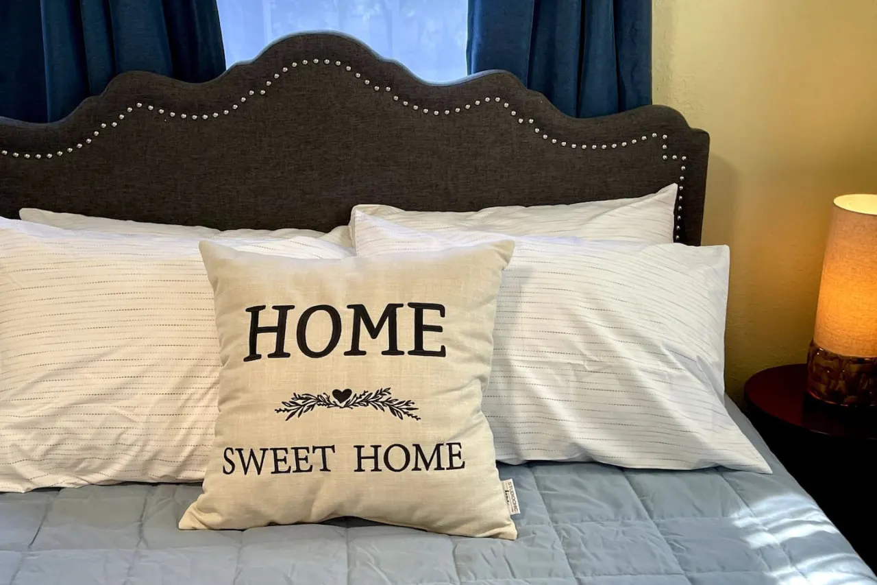 Cute 1 bedroom Farmhouse in Springfield, Oregon 5