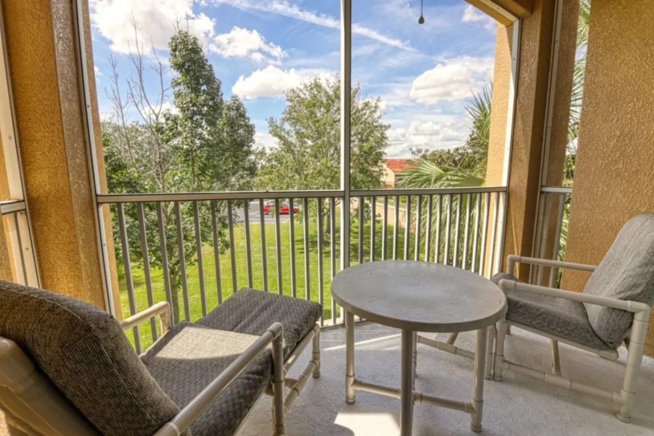 Stylish & Family-Friendly 3-Bedroom Condo Near Disney with Resort Amenities 9
