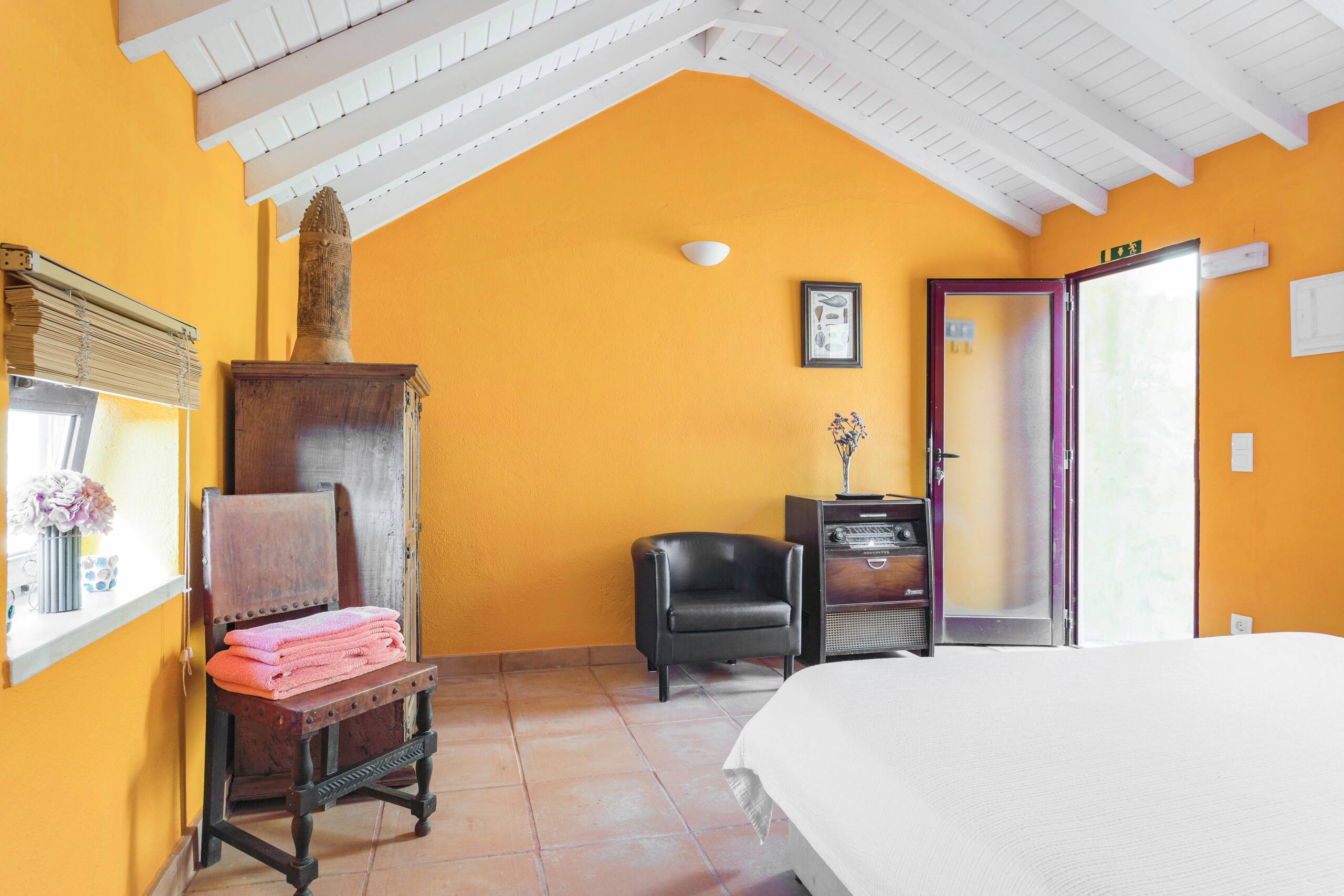 Yellow Room 7