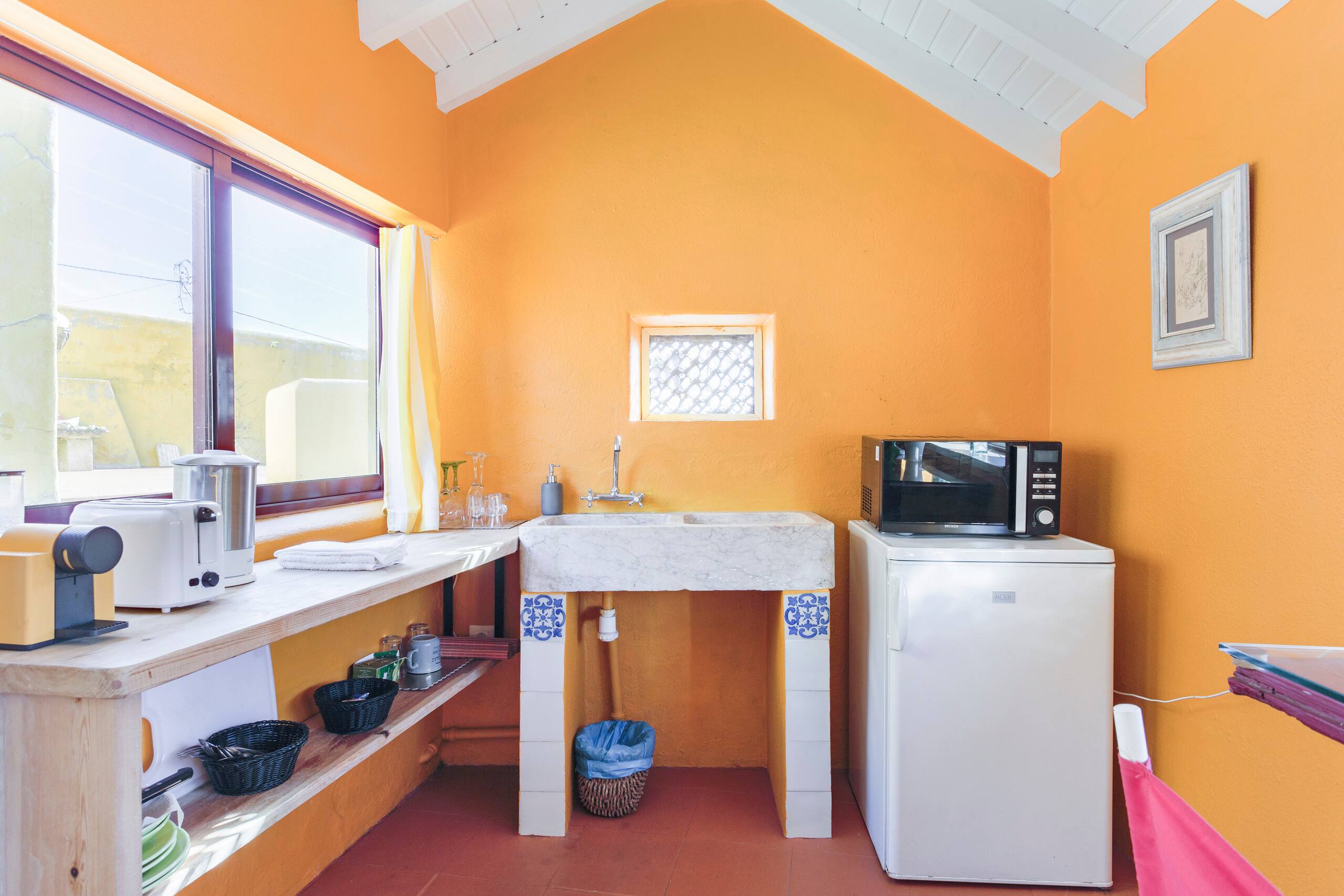 Yellow Room 6