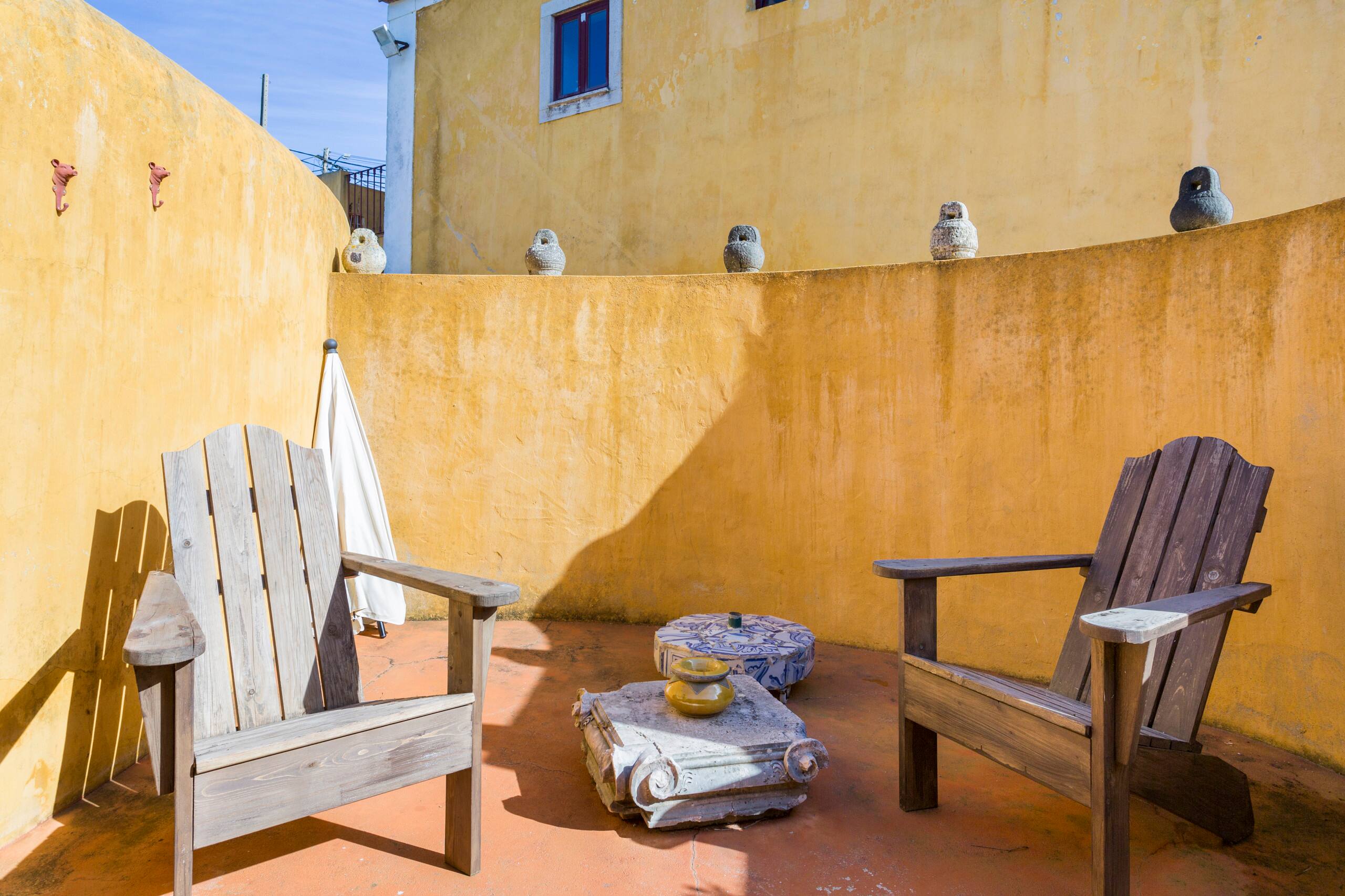 Yellow Room 12