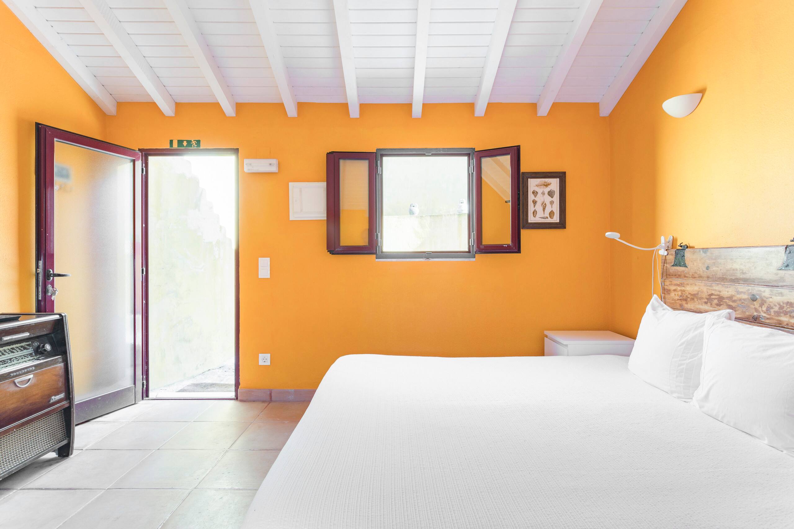 Yellow Room 8