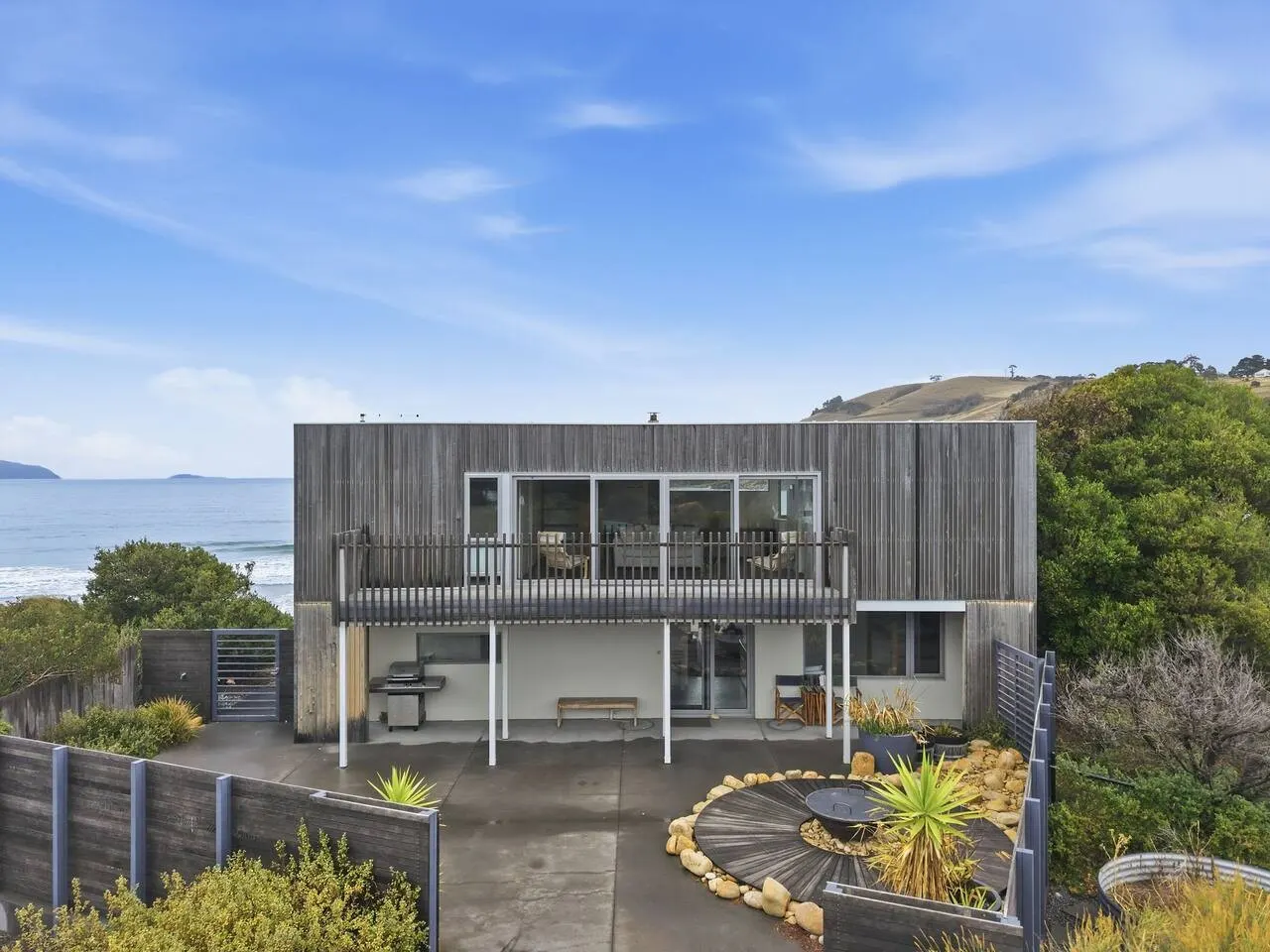 Beachfront Escape in Clifton 12