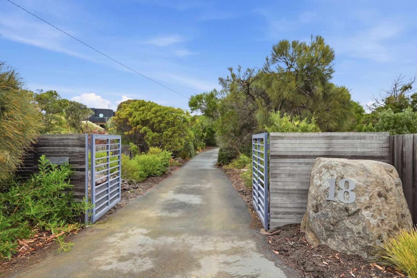 Beachfront Escape in Clifton — photo 3