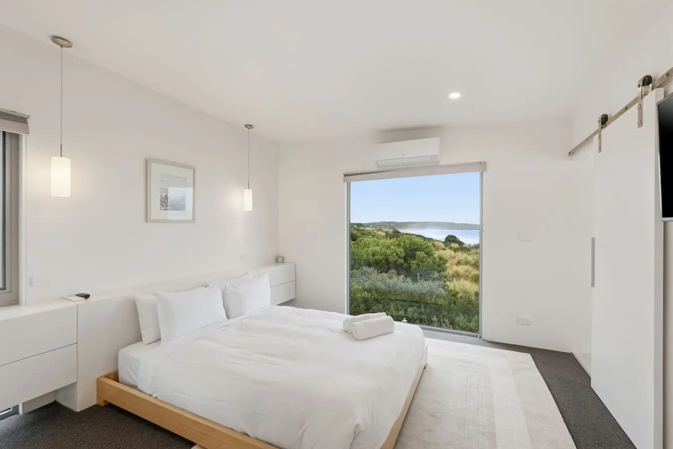 Beachfront Escape in Clifton 7