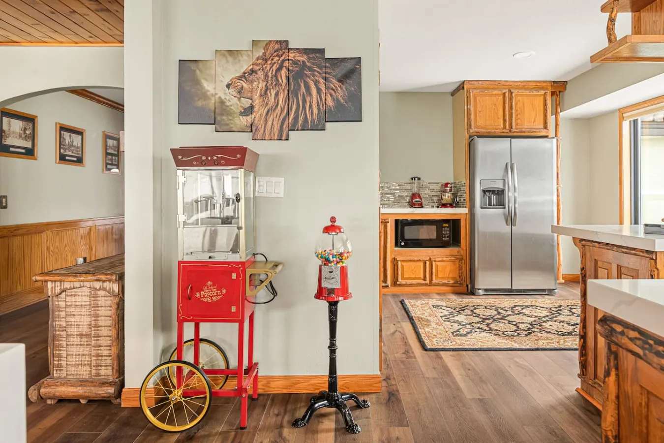 Roaring Lion Luxury Lodge Lake Views & Hot tub 13