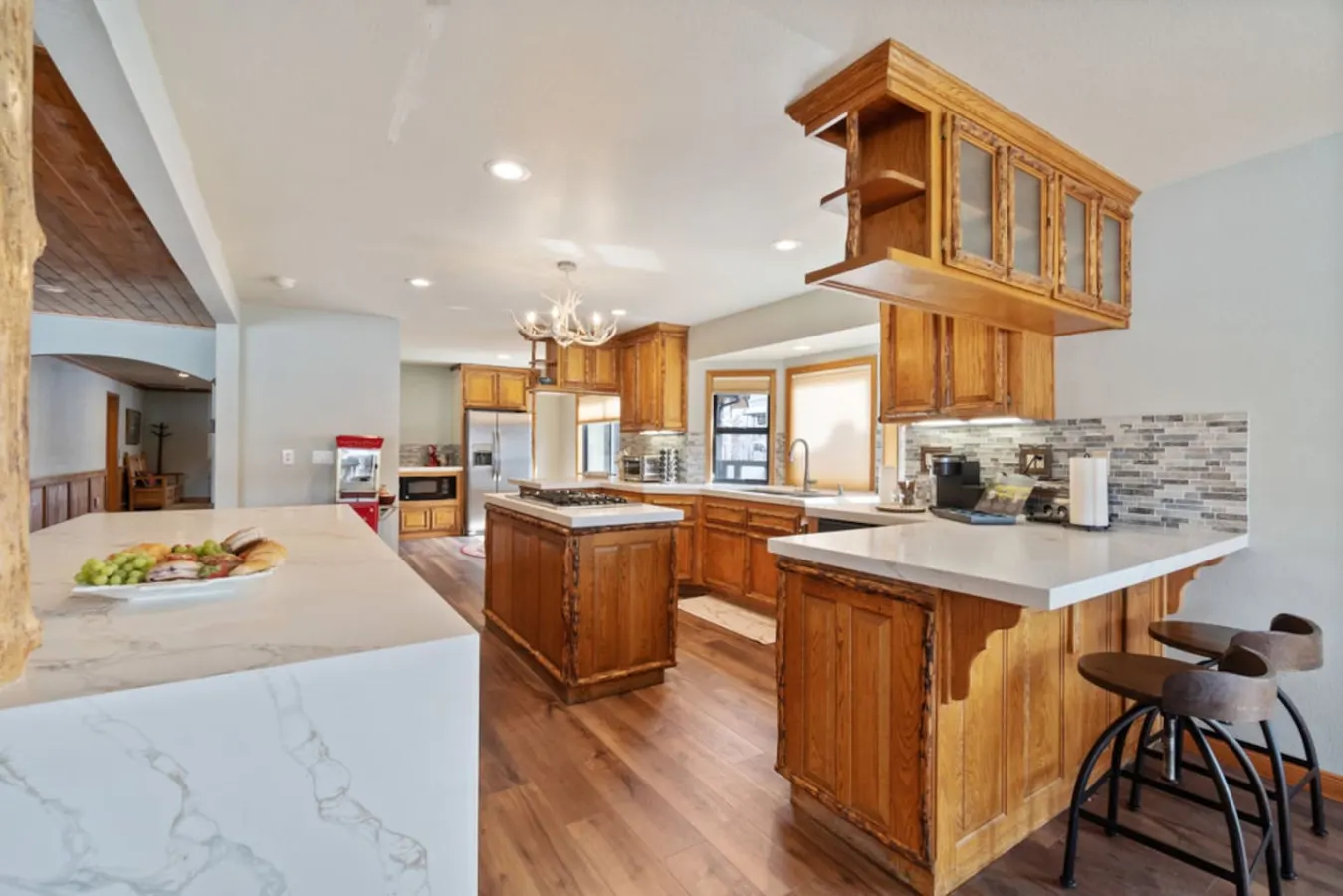 Roaring Lion Luxury Lodge Lake Views & Hot tub 14