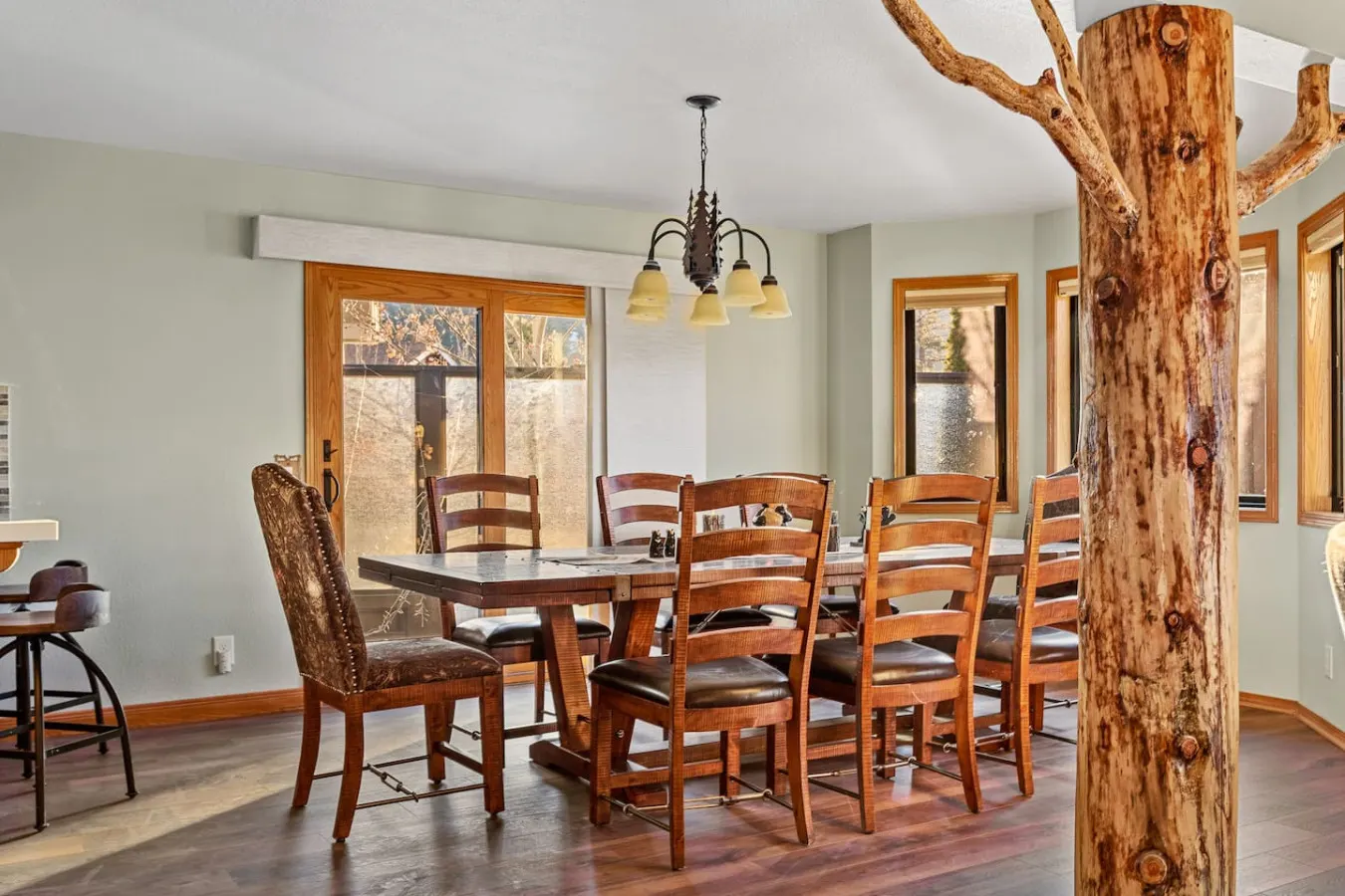 Roaring Lion Luxury Lodge Lake Views & Hot tub 15