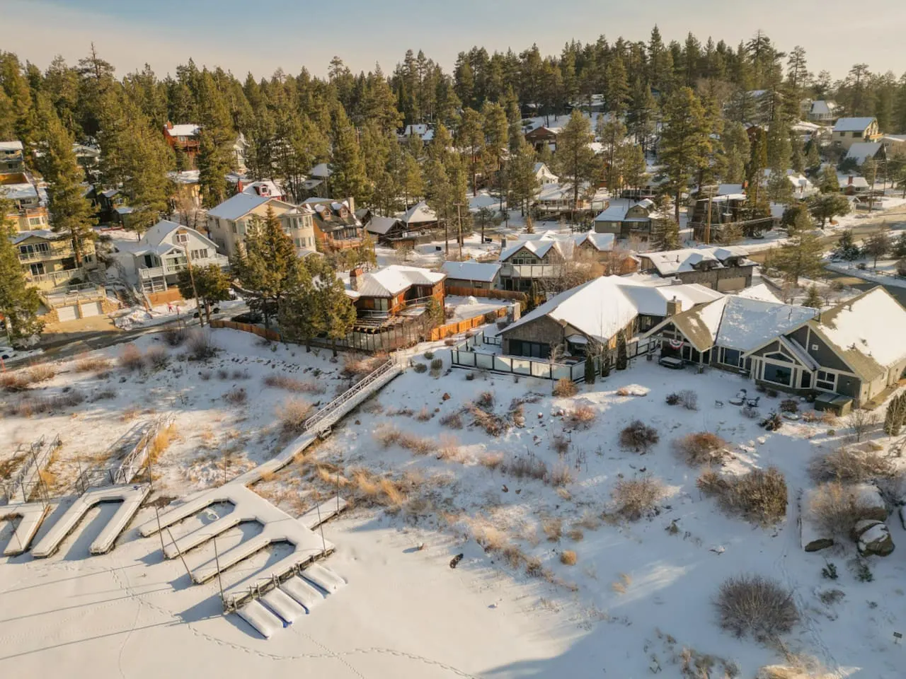 Roaring Lion Luxury Lodge| Lake Views & Hot tub — foto 5
