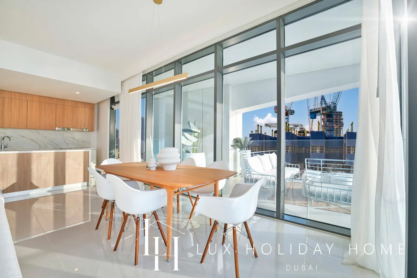 LUX The ULTRA Luxury Palm Dubai Eye View Suite 10