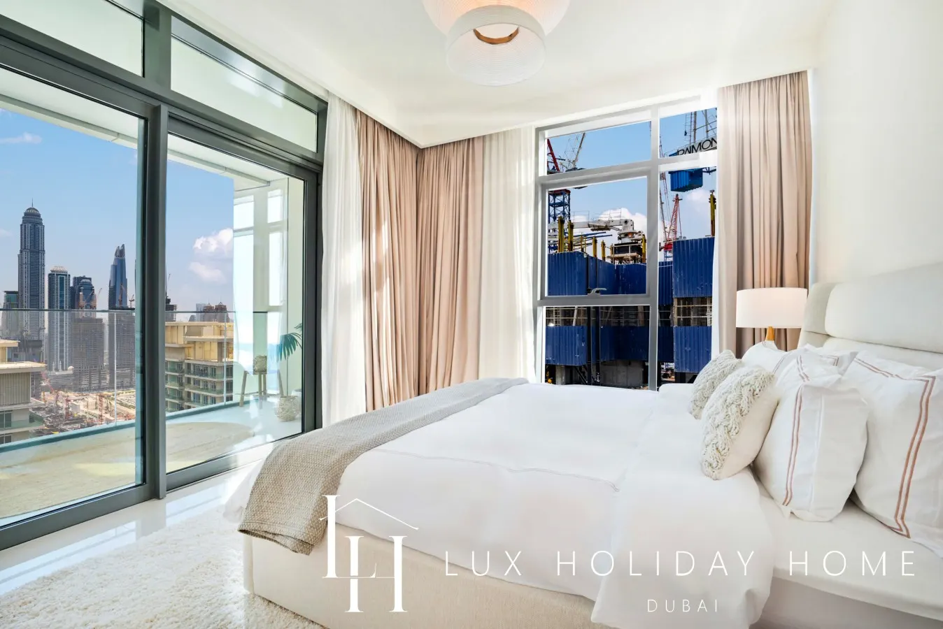 LUX The ULTRA Luxury Palm Dubai Eye View Suite 14