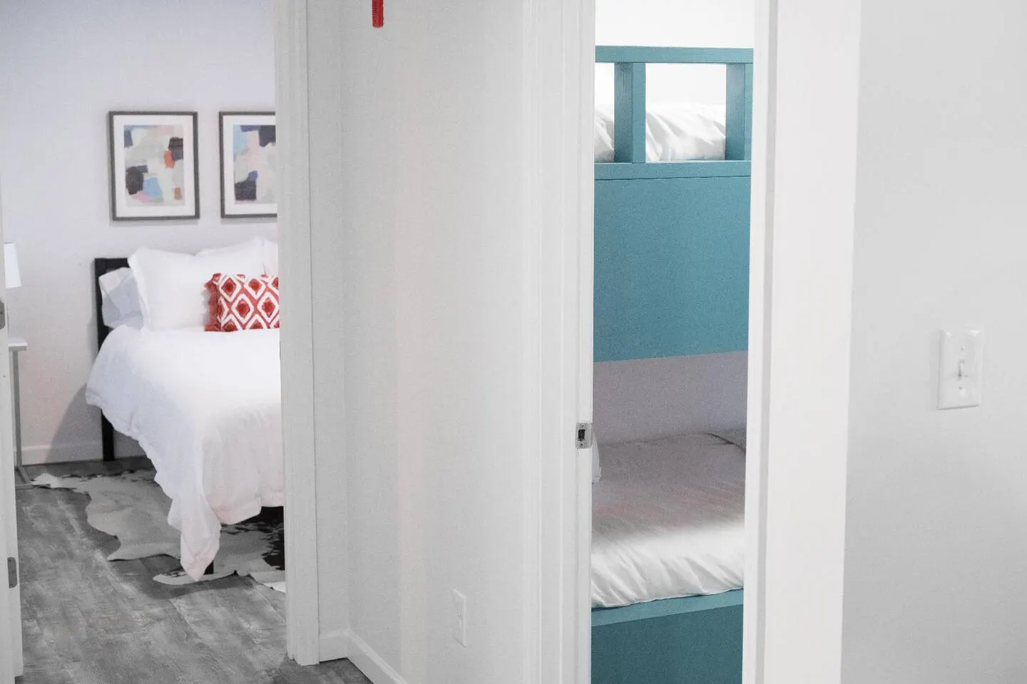 3 Bedroom Downtown Apartment with Bunk Beds 13