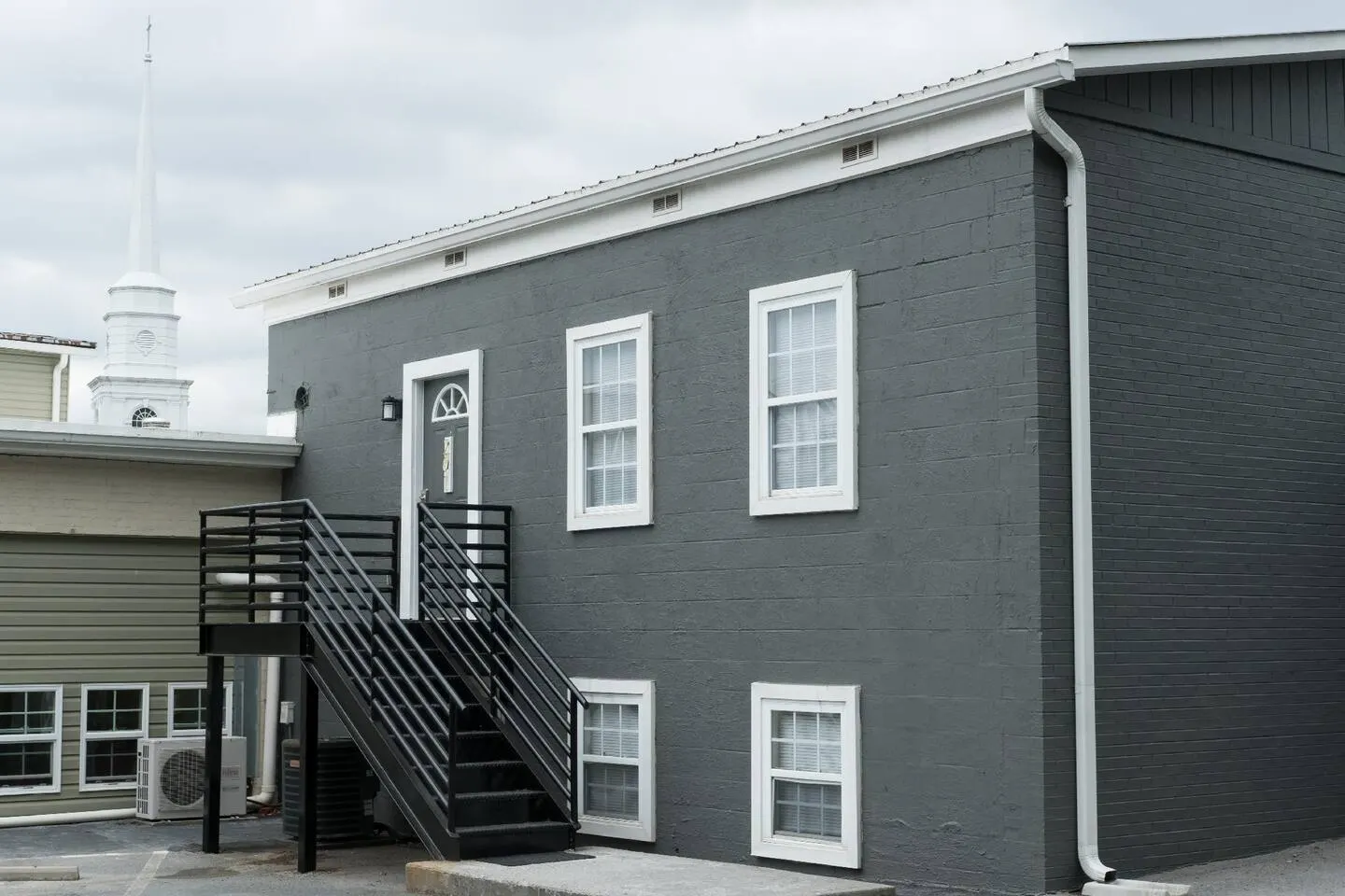 3 Bedroom Downtown Apartment with Bunk Beds 15