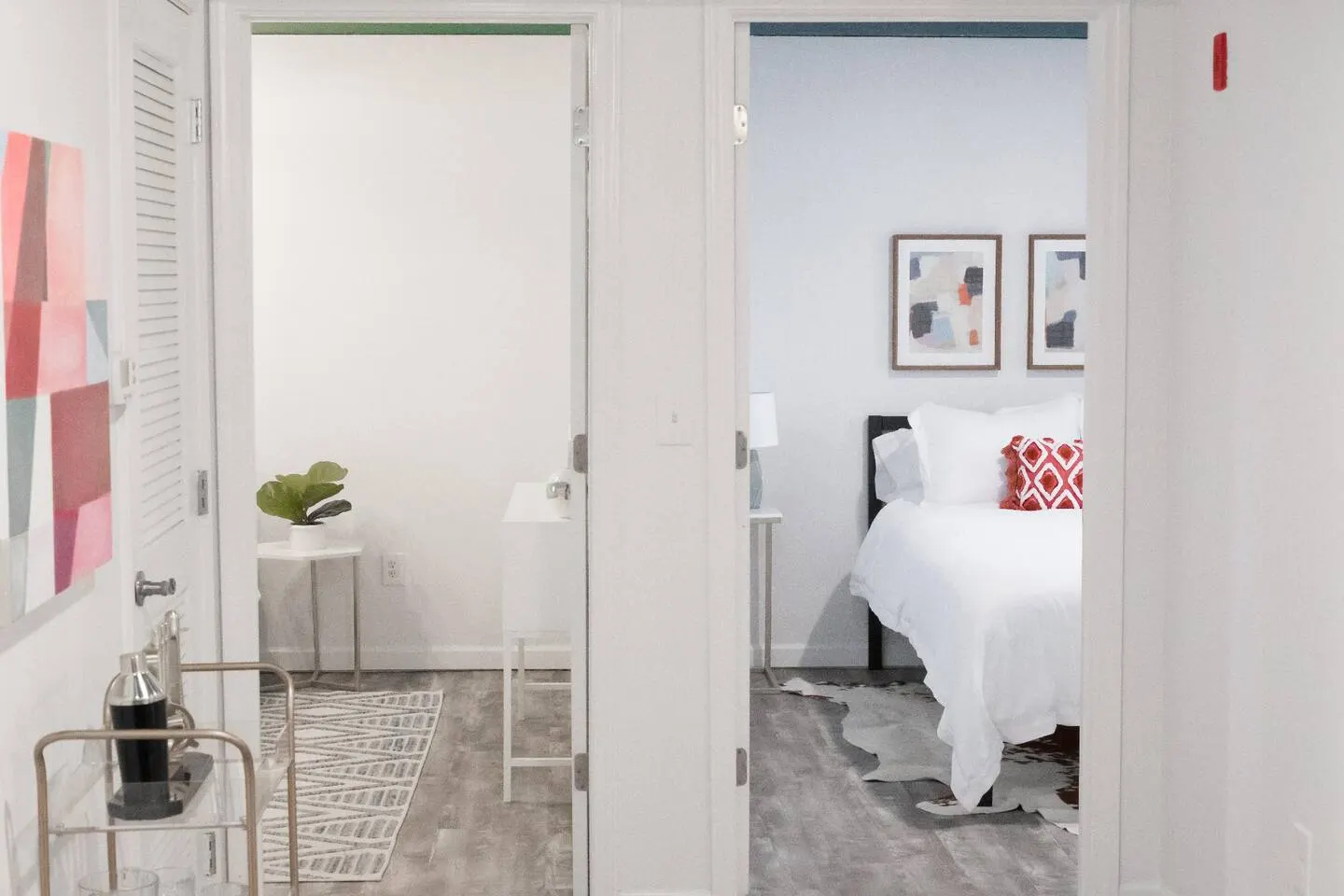 3 Bedroom Downtown Apartment with Bunk Beds 6