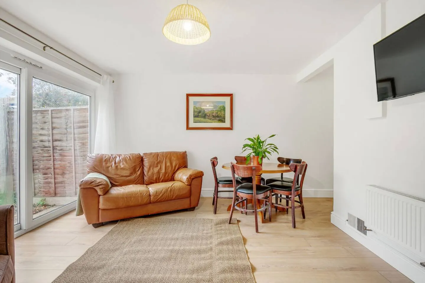 Spacious East London House With Parking 12