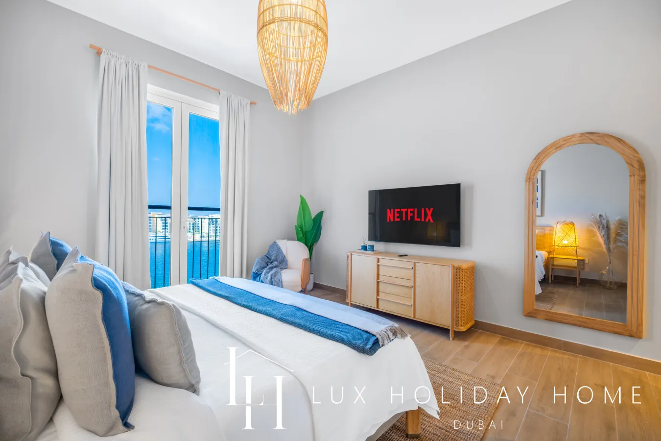 LUX The La Mer Infinity View - Luxury Boho Suite 1 15