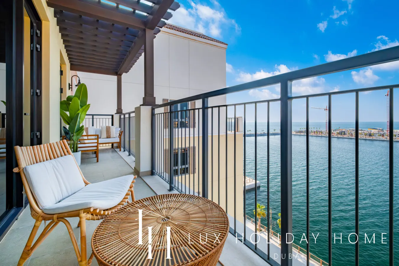 LUX The La Mer Infinity View - Luxury Boho Suite 1 8