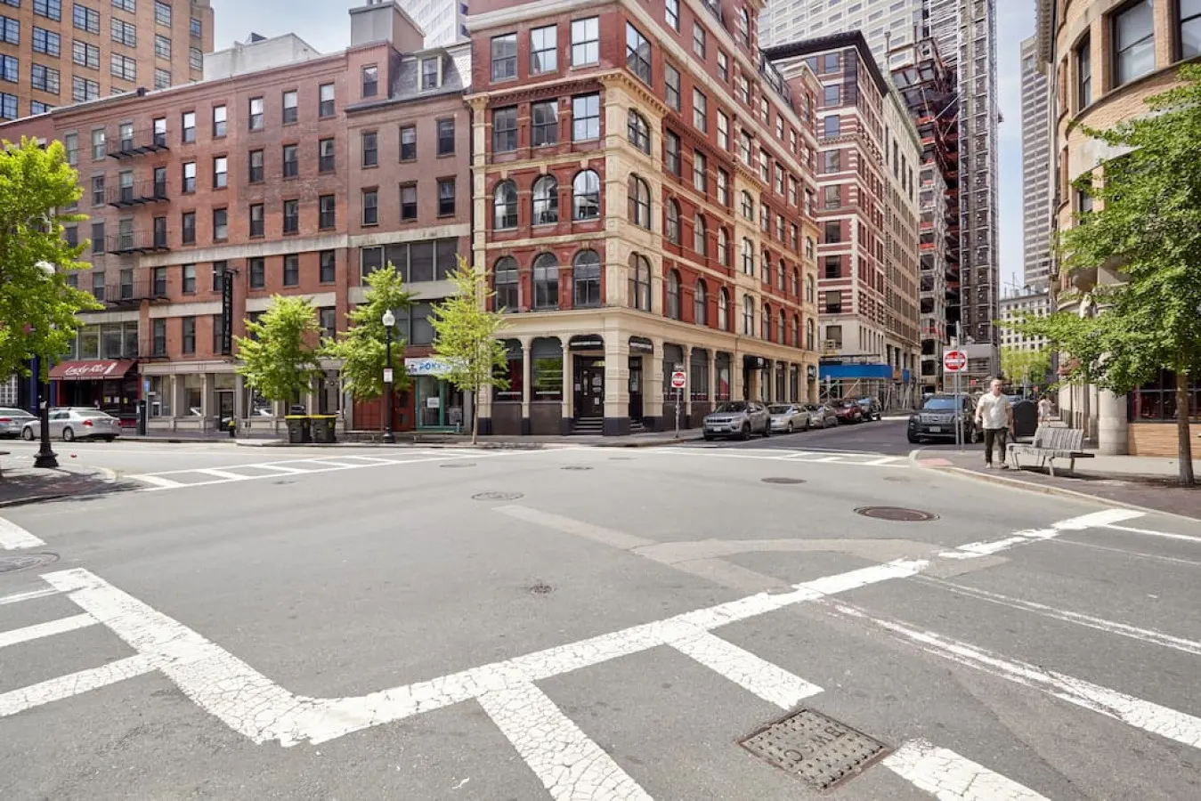 FIDI Boston Lovely 2BR Close to the T! 16