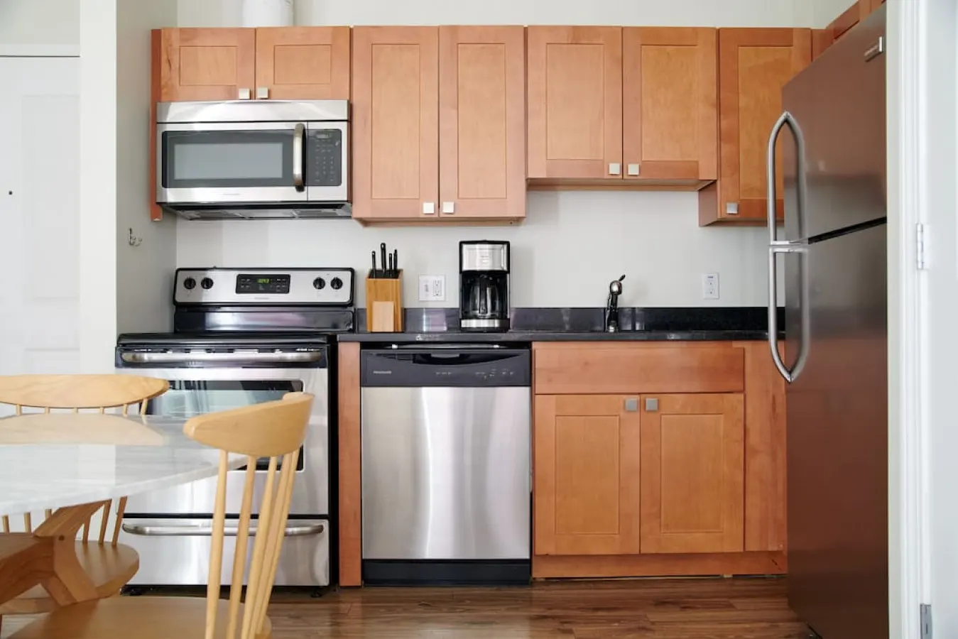 FIDI Boston Lovely 2BR Close to the T! 6