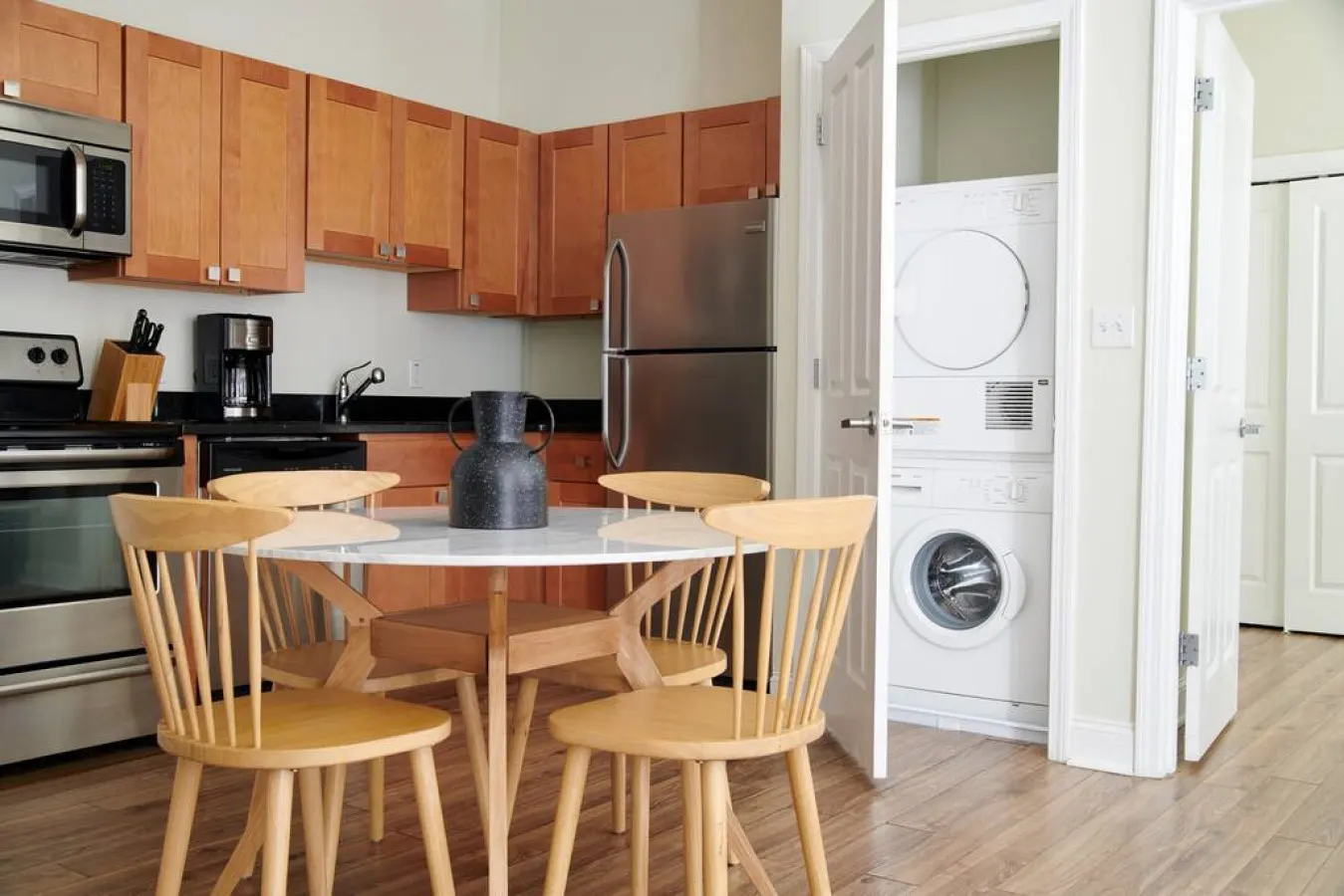 FIDI Boston Lovely 2BR Close to the T! 8