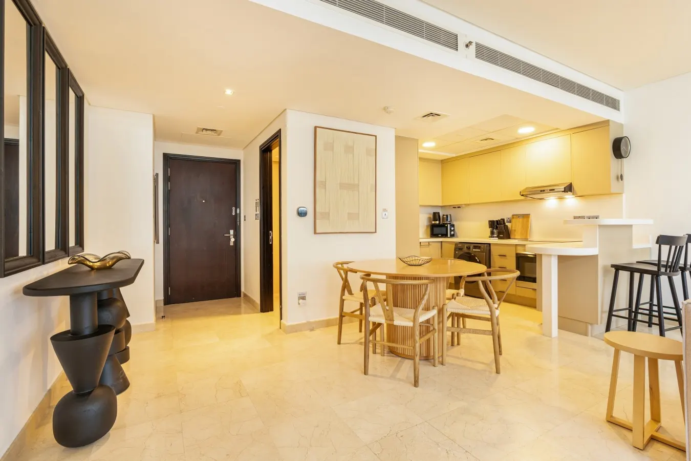 Spacious Modern Home in the heart of DIFC 9