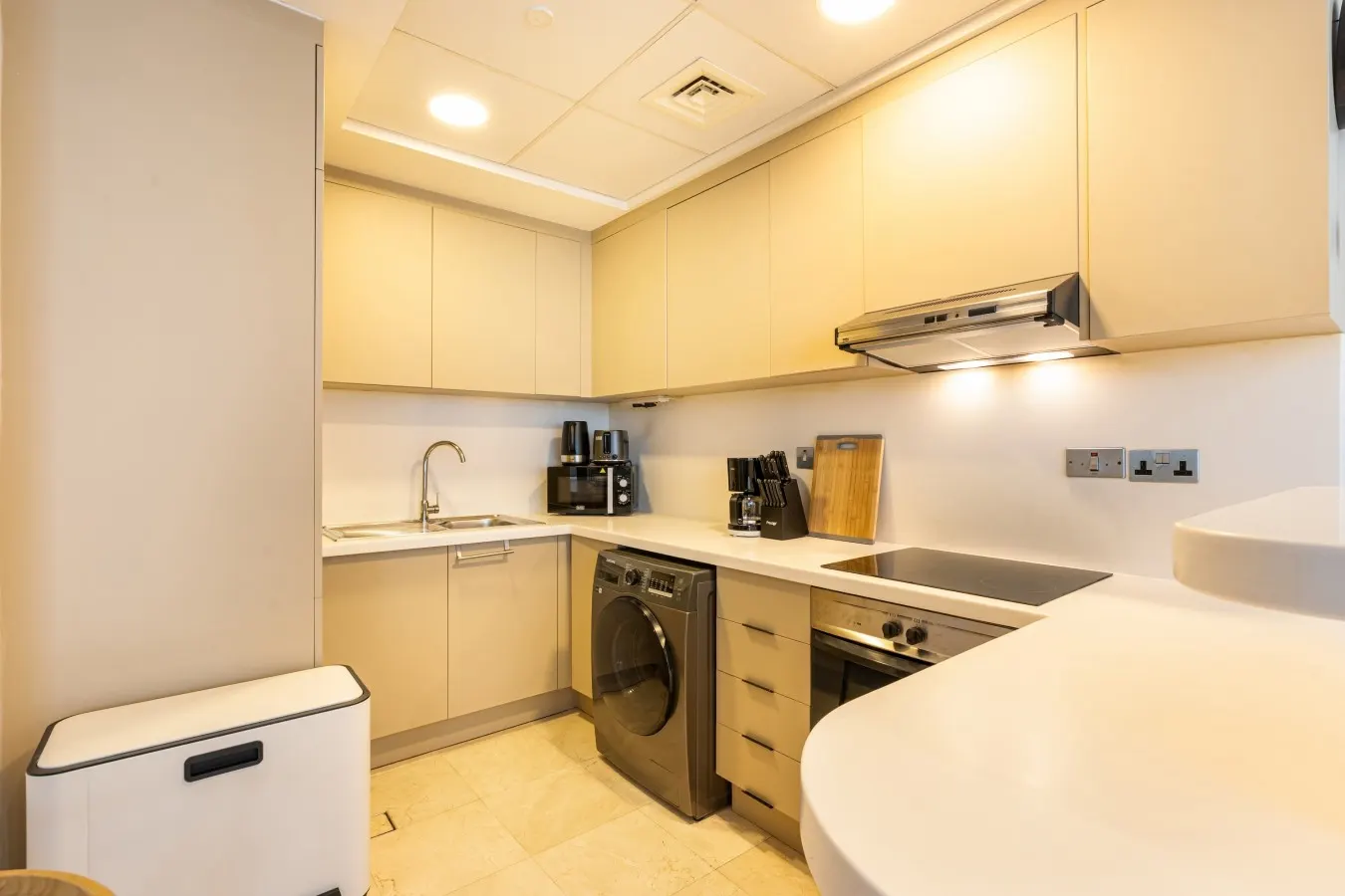 Spacious Modern Home in the heart of DIFC 11