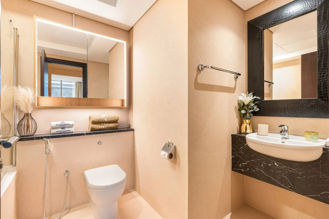 Spacious Modern Home in the heart of DIFC 16