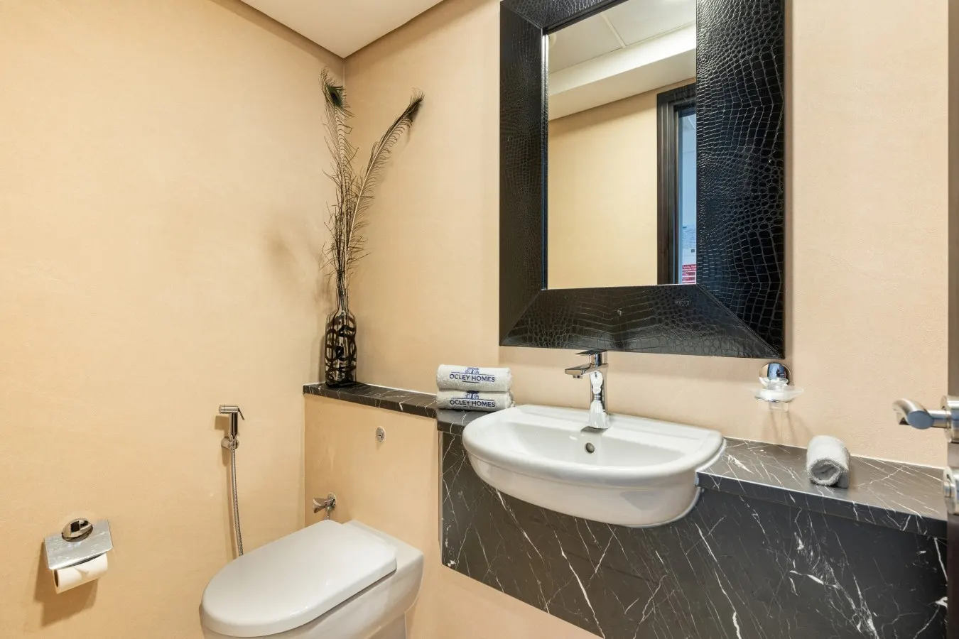 Spacious Modern Home in the heart of DIFC 17