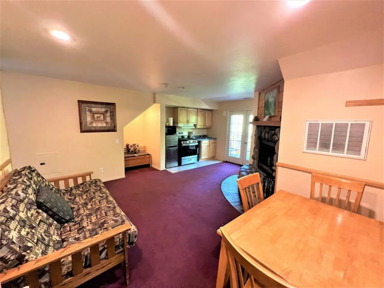Spacious & Fun Family Cabin - Cozy Hollow Lodge #3 — photo 2