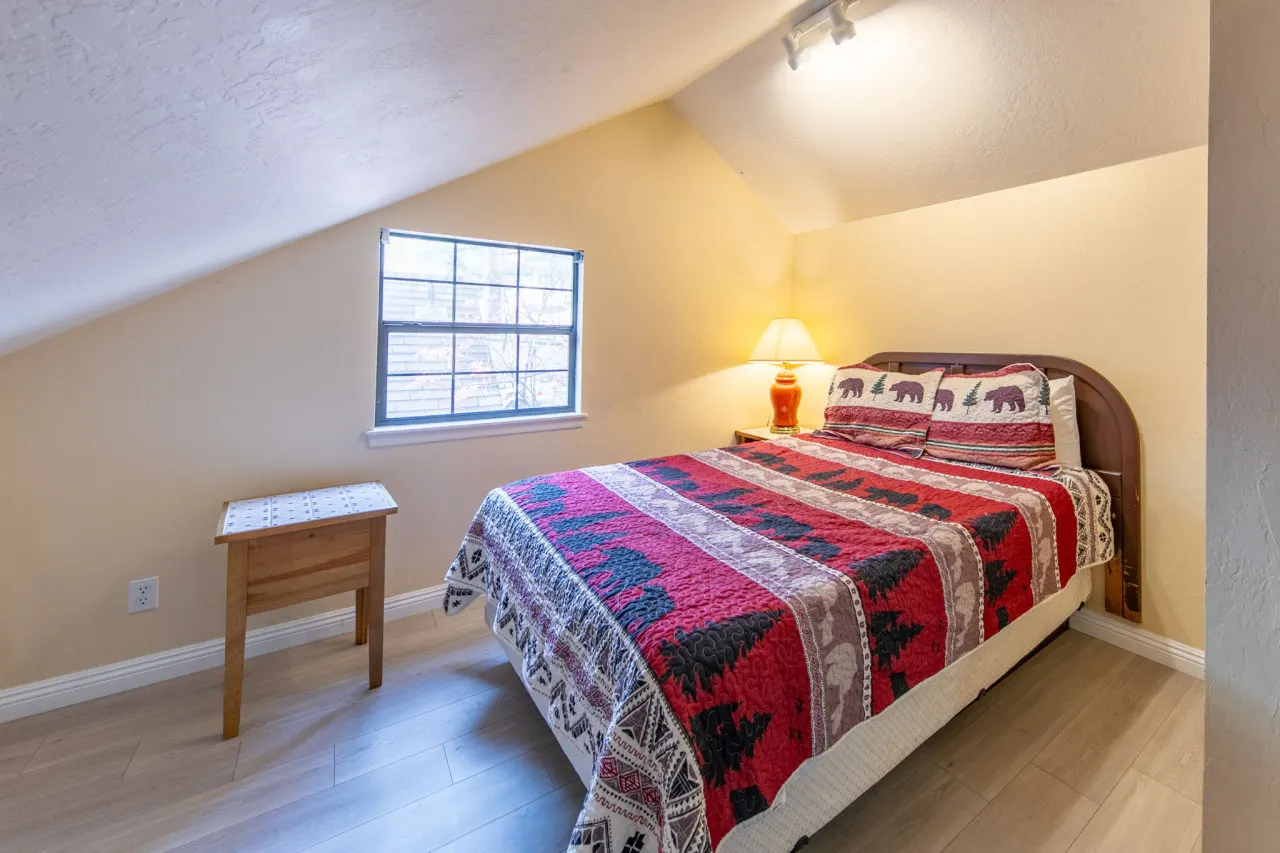 Spacious & Fun Family Cabin - Cozy Hollow Lodge #3 9