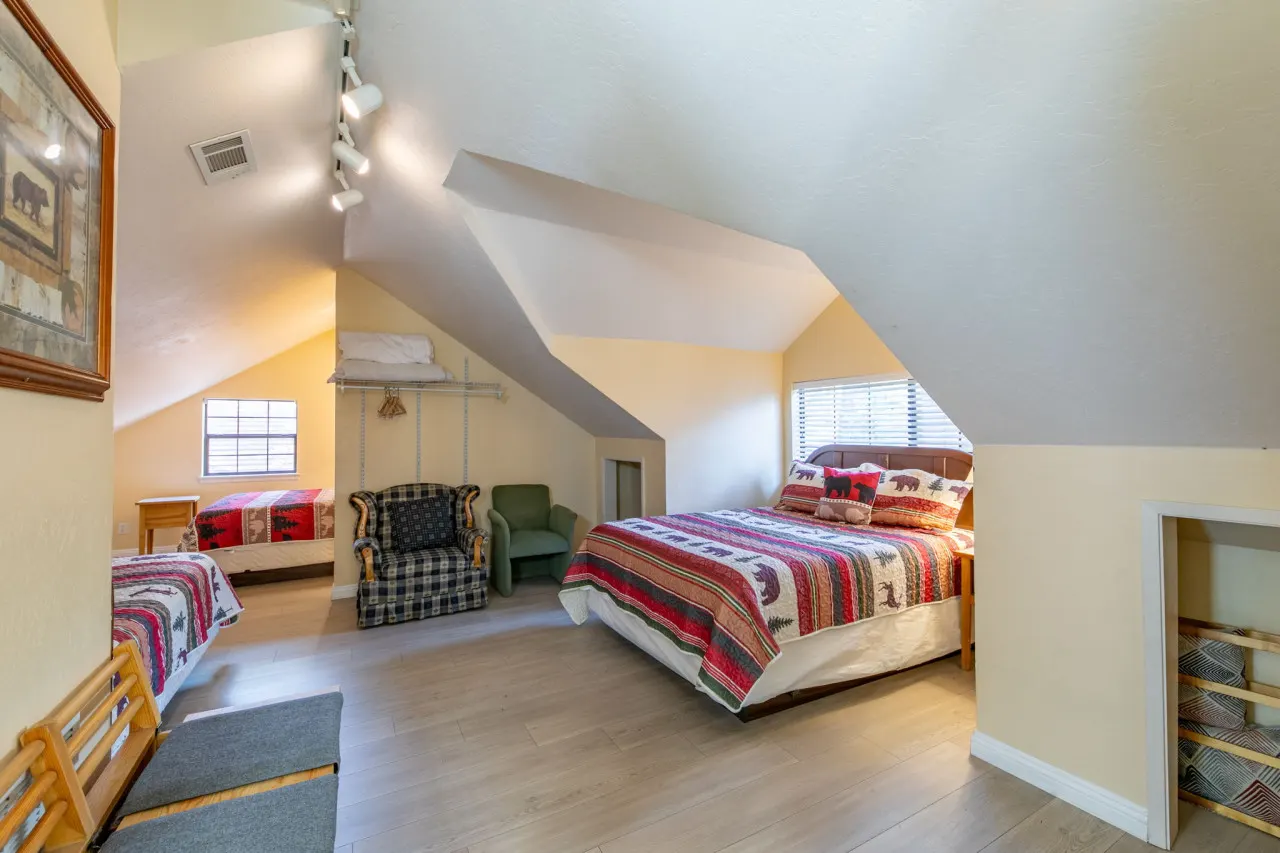 Spacious & Fun Family Cabin - Cozy Hollow Lodge #3 7