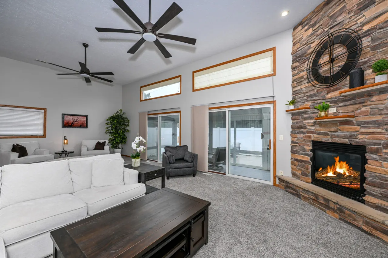 Wadsworth Condo 3 Bed 2.5 Bath — photo 2