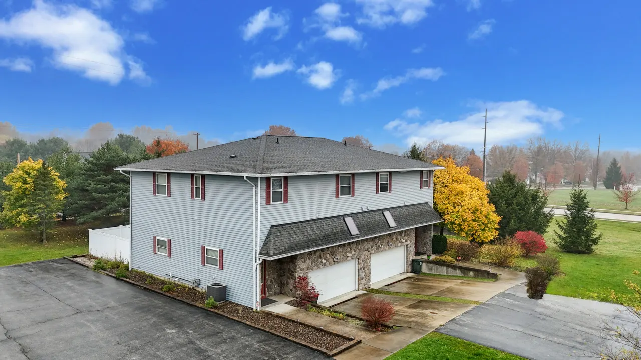 Wadsworth Condo 3 Bed 2.5 Bath 18