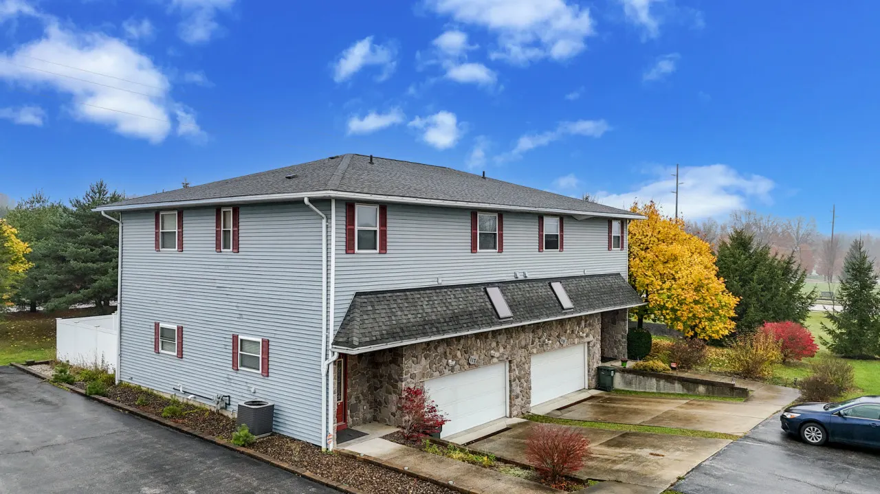 Wadsworth Condo 3 Bed 2.5 Bath 20