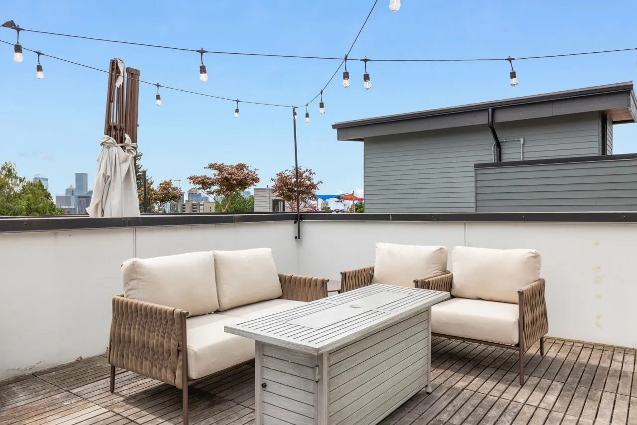 Cap Hill Retreat with Rooftop 1