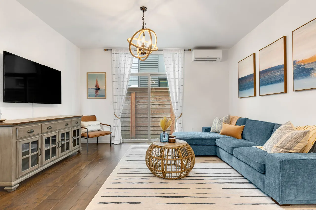 Cap Hill Retreat with Rooftop 2
