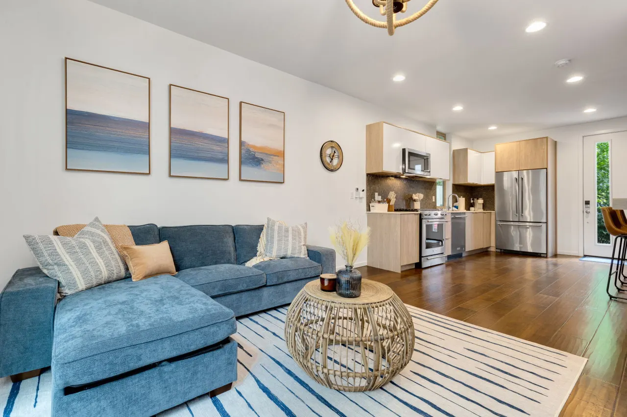 Cap Hill Retreat with Rooftop 9