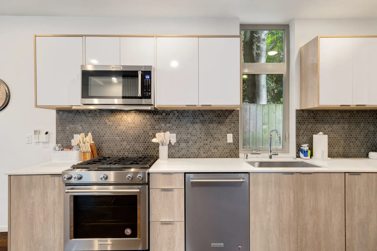 Cap Hill Retreat with Rooftop 15