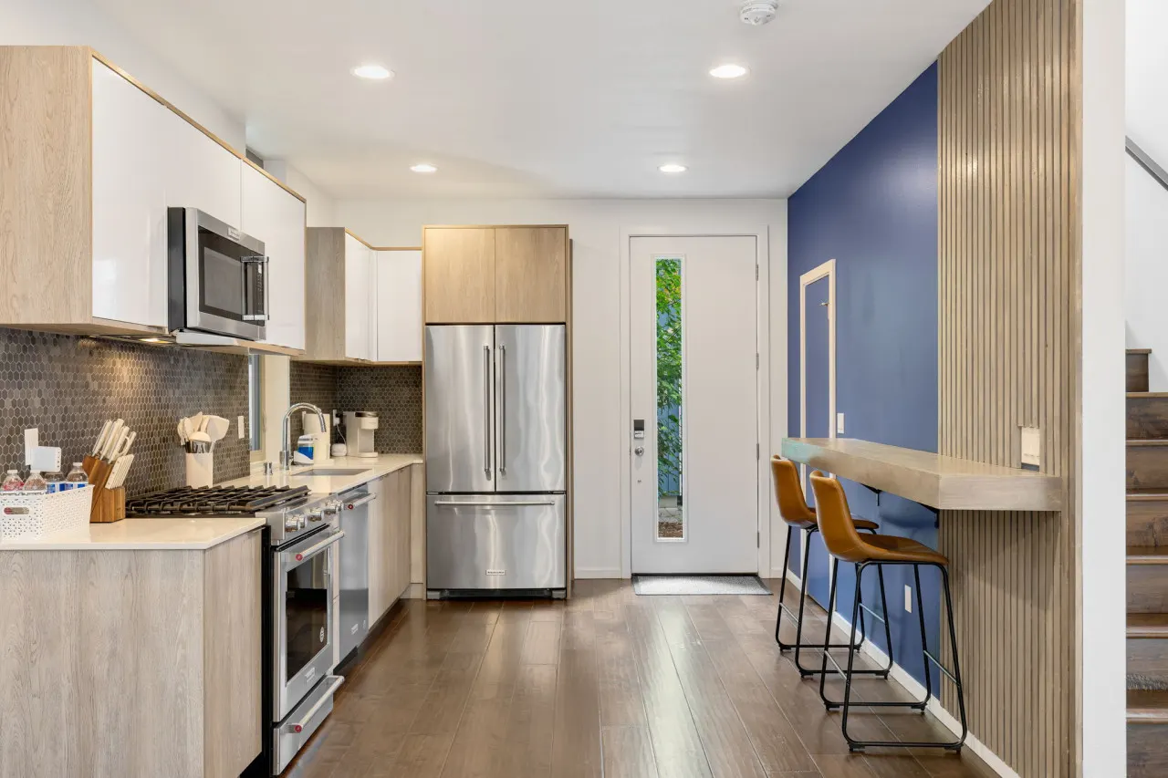 Cap Hill Retreat with Rooftop 17