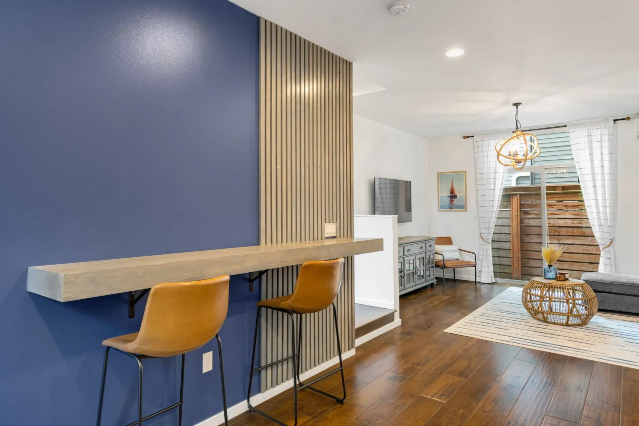 Cap Hill Retreat with Rooftop 8