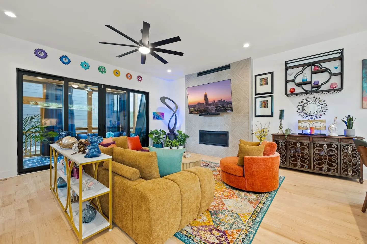 Atlanta Luxury Stay -3 Miles to Downtown with Hot Tub - GameRoom - Sleeps 10 — photo 2